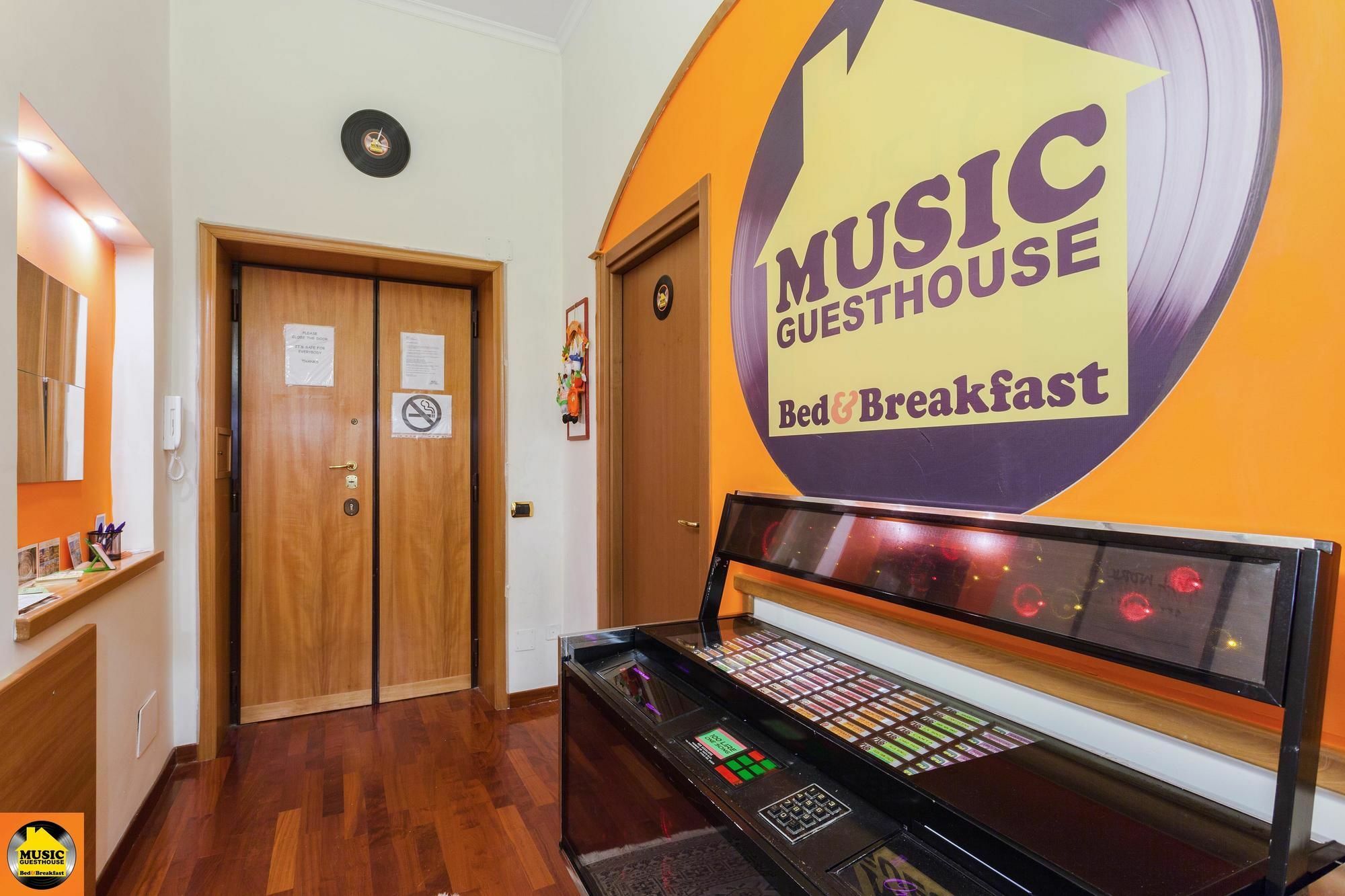 Music Guesthouse ローマ エクステリア 写真